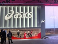 智彩LED顯示屏助力ASICS重慶大融城店“龍”重登場！