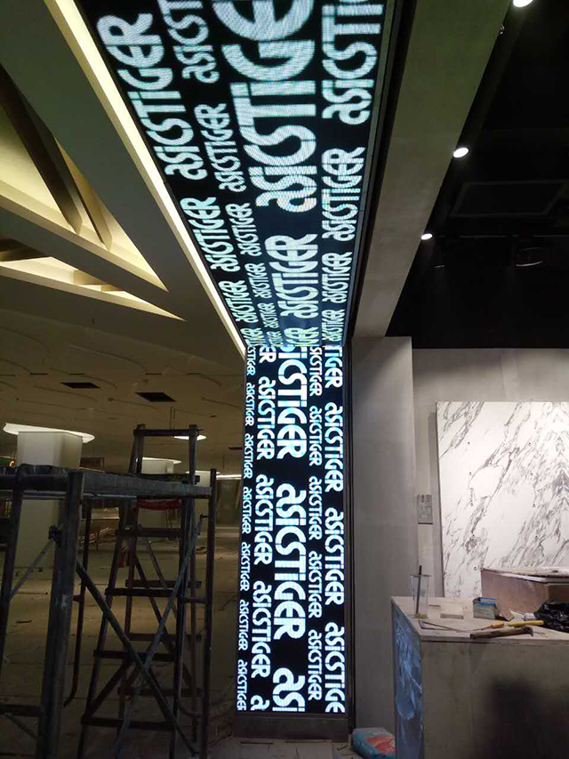 浙江杭州國大城市廣場室內LED顯示屏由上海智彩科技設計、安裝