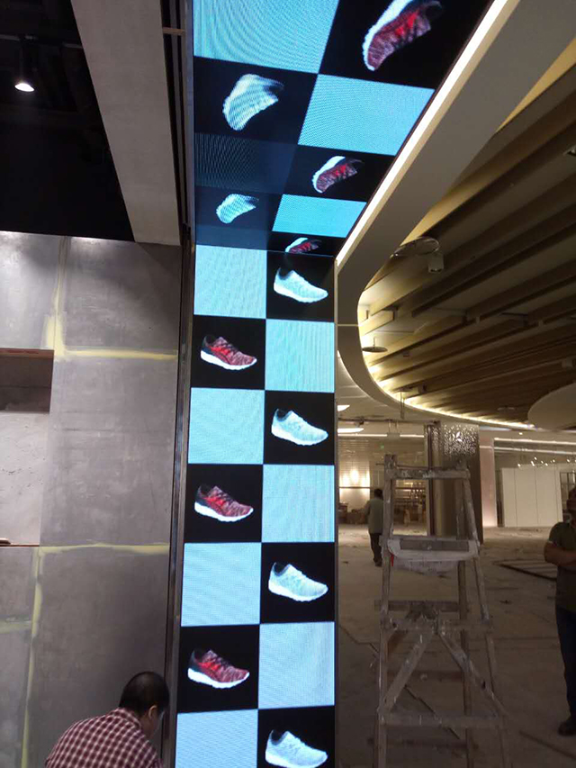 浙江杭州國大城市廣場室內LED顯示屏現(xiàn)場效果圖片